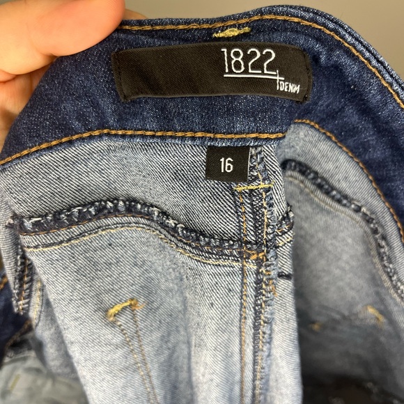 1822 Denim Cropped Women's Ankle Blue Jeans — EUC - Picture 5 of 5